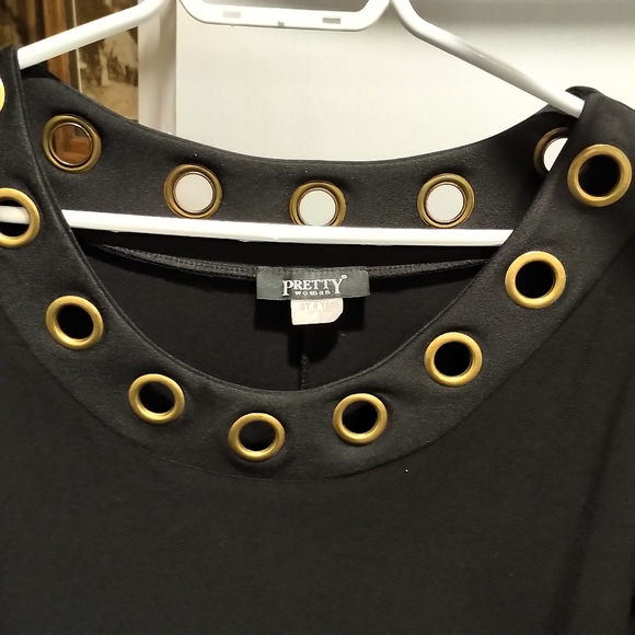 Pretty Women Black Shirt with Grommet Collar. Large - Picture 3 of 3